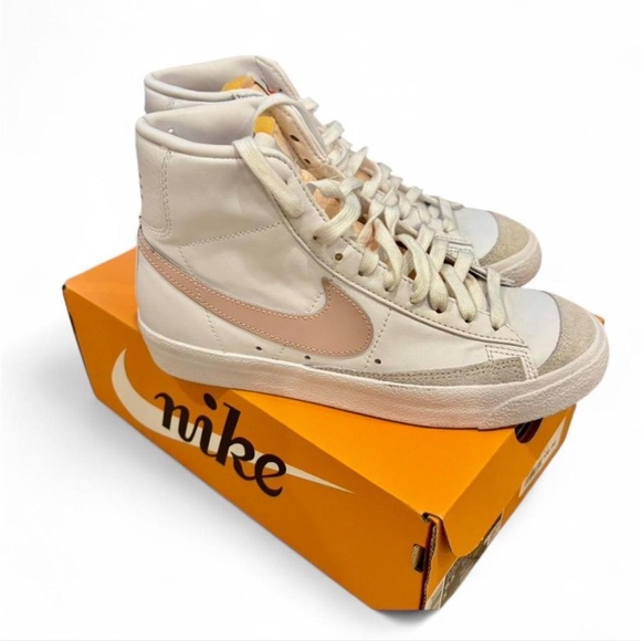 Nike Blazer Mid 77 High-Top Leather Trainers in Cream & Light Pink. Size 6.5 - Picture 1 of 3